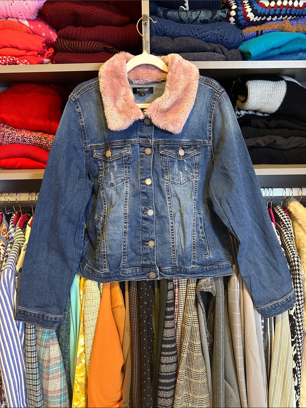 Black Label Ces’t Toi pink faux fur collar distressed blue jean jacket size L NW